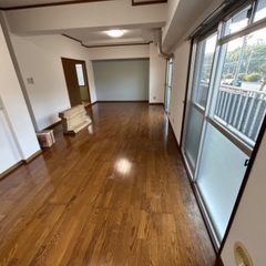 クロス・床材の事なら弊社にお任せください。 - リフォーム