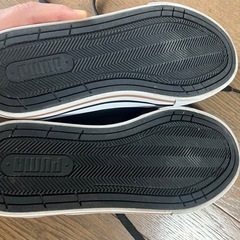 PUMAスニーカー23.0の画像