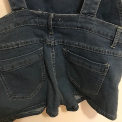 サロペットの画像