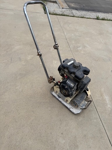 受け渡し予定決定しました　明和　プレートバイブロコンパクター　プレートランマー