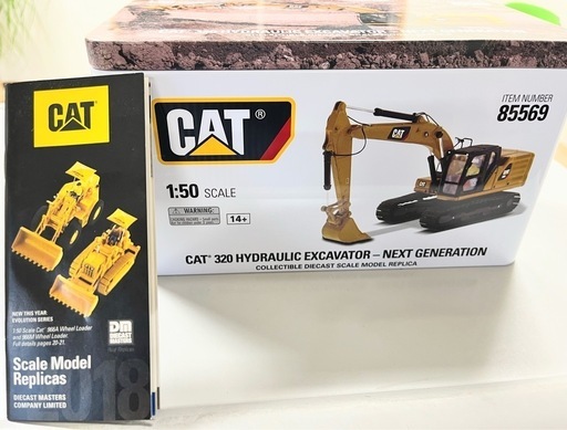 
CAT 320 油圧ショベル（Next Gen）1/50スケール ミニチュアモデル【未使用・美品】
