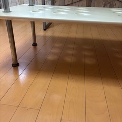 ガラスのテーブルの画像