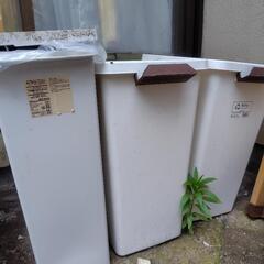 ゴミ箱3つ　無印あり