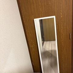 鏡 ※立て掛け脚が壊れてます