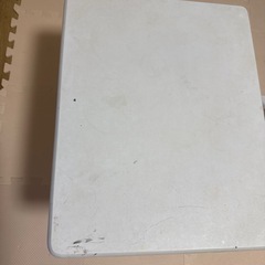 テーブル