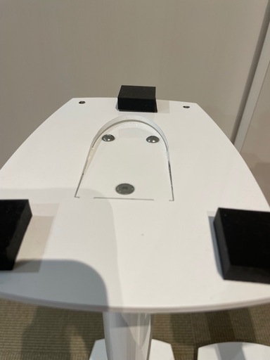DYNAUDIOのスピーカースタンド