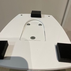 DYNAUDIOのスピーカースタンドの画像