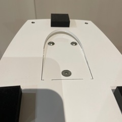 DYNAUDIOのスピーカースタンドの画像