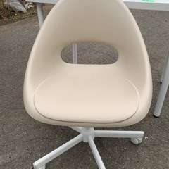 ✅IKEA椅子机セット✅の画像