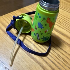 恐竜　水筒　の画像