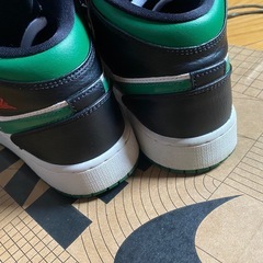 AJ1 mid  pine green の画像