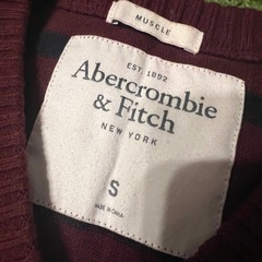 🌸500円商品✖️3つで1000円❗️ Abercrombie & Fitch　長袖ニット　ボーダー　ボルドー黒ストライプ Vネックセーター Sの画像