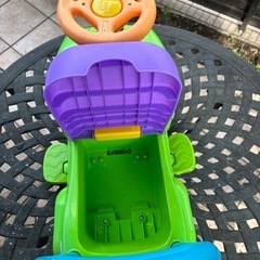 子ども用足けり自動車の画像