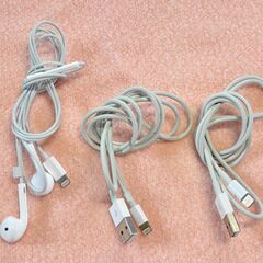 ★☆iPhone アイフォン　純正　ライトニング　イヤホン　コード　USB　充電　データ転送☆★の画像
