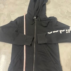 adidas パーカーの画像