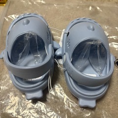 新品 サメ キッズスリッパ 13.0cm-13.5cmの画像