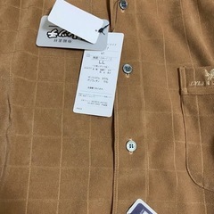 【新品】メンズ長袖シャツ　ストレッチ伸縮素材　LL カーキ色の画像