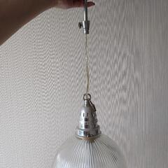 ペンダントライトARTWORK STUDIO ガラス製の画像