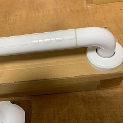 新品未使用品入浴用手すり ホワイト 壁取り付け式の画像