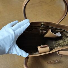 ROYAL HIGHNESS レザーバッグの画像
