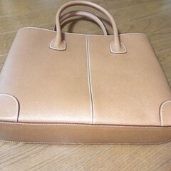 ROYAL HIGHNESS レザーバッグの画像