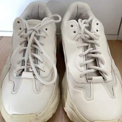 Pull and bear スニーカー 