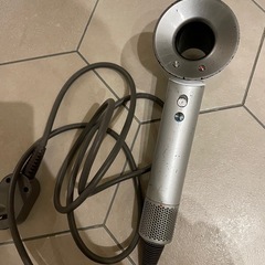 ジャンク品 ダイソン
ドライヤー