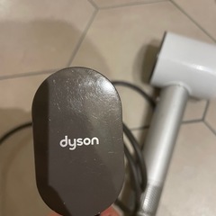 ジャンク品 ダイソン
ドライヤーの画像