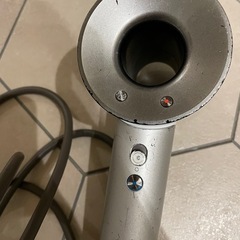 ジャンク品 ダイソン
ドライヤーの画像