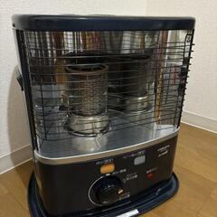 コロナ石油ストーブ　+　自動ポンプ　+　ポリタンク3つ