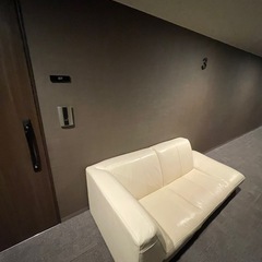 ソファ「足なし、まだ美品」