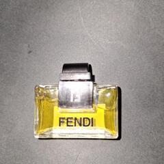 フェンディオーデパルファム5mlの画像