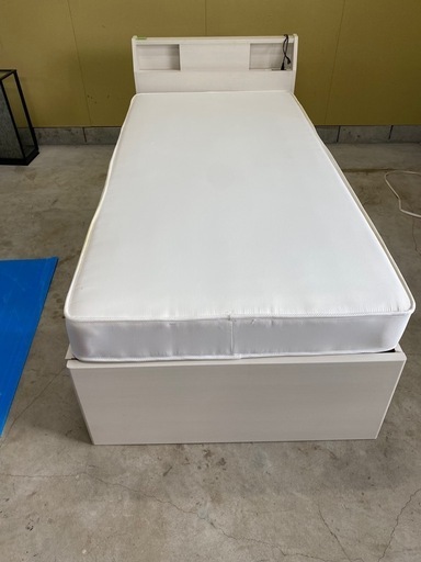 シングルベッドマットレス付き　引き出し