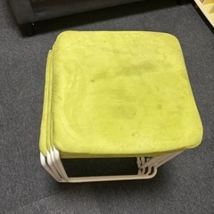 椅子　4つ　ミドリ
