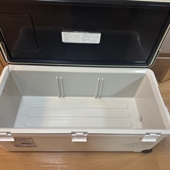 大型クーラーボックス　新品同様の画像
