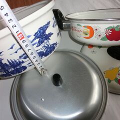 ●鍋3点まとめてです、（未使用保管品、陶器、ホーロー、アルミ）●煮る、スチーム、茶わん蒸し等、ゆで卵鍋、説明書付き、画像の物★お手数をおかけしますプロフィール必読ですの画像