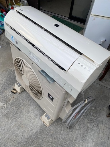 取り付け工事込み金額 シャープ 【エアコン】高濃度プラズマクラスター7000搭載SHARP おもに6畳用（ホワイト系） AY-F22S