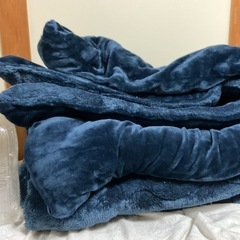 毛布掛け布団　掛布団　S150✖️210✖️4cm  濃紺  の画像
