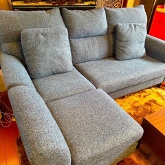 ニトリ 3人掛け ターコイズブルー カウチソファ センターテーブルセットの画像