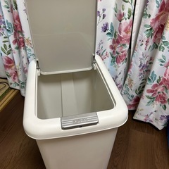 45L ゴミ箱の画像