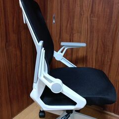 【新品未使用品】 オフィスチェア　【組立済】の画像