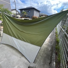 キャンプ用品　タープ