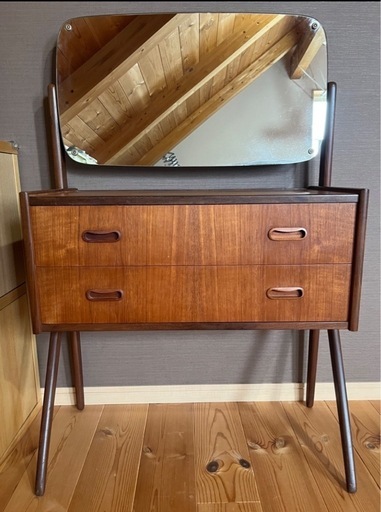 デンマーク製　チーク材　ビンテージドレッサー デンマーク製 チーク材 ビンテージドレッサー 人気