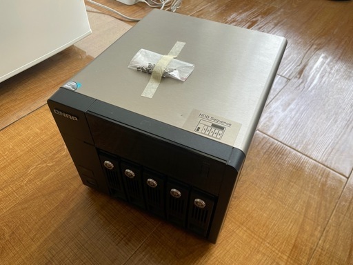 【最終値下げ！】5Bay！QNAP製 2010年型 NAS