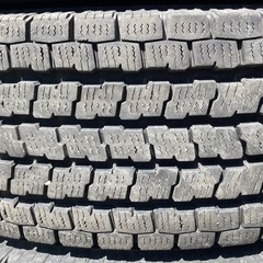 YOKOHAMA 195/80R15 23年製　冬タイヤの画像