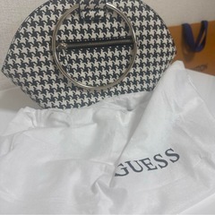 GUESS ブランドバッグ ショルダーバッグ 千鳥柄の画像