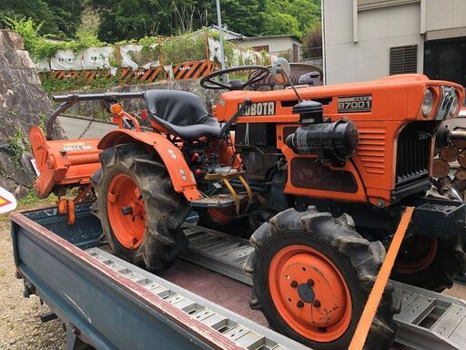 ☆彡kubota!!クボタ!トラクター!B7001！近県無料配達します！!ブルトラ4WD！ディーゼルエンジン・農機具・園芸・畑作業・農業・耕運機・