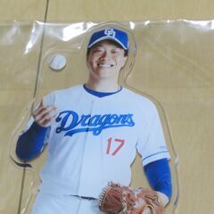 中日ドラゴンズ　柳裕也 BIGアクリルスタンド ＆ 缶バッジの画像