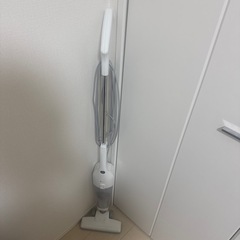 ニトリスティッククリーナー　掃除機