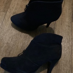 新品未使用　ネイビー美脚ブーティ